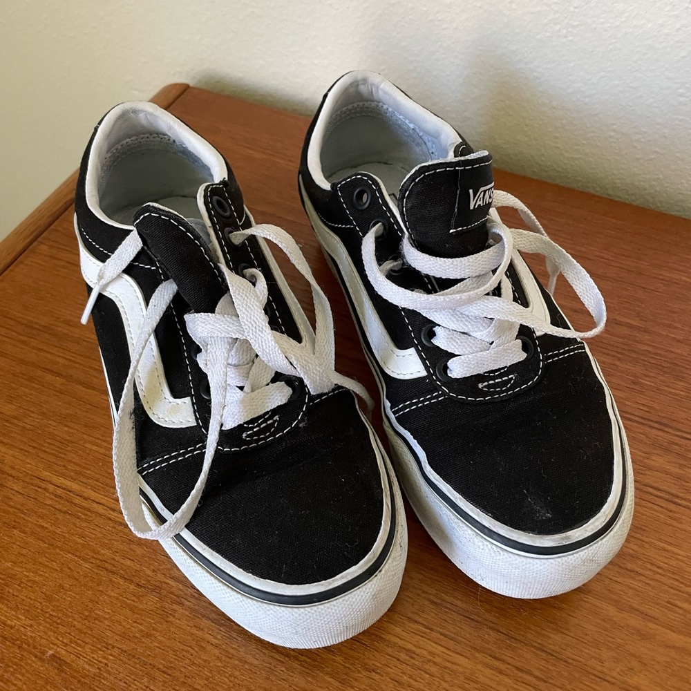 US 5.5 Black Canvas Classic Old School Platform Vans